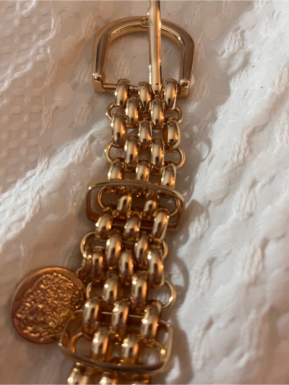 Vince Camuto Gold Chain Link Belt with Buckle and Charm - Picture 3 of 6